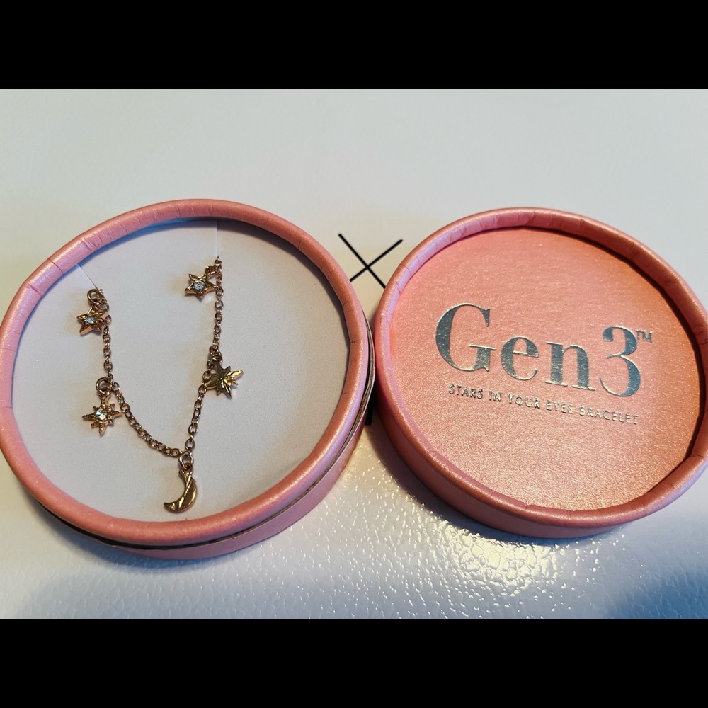 Charm bracelet in rose gold by Gen3 NWT